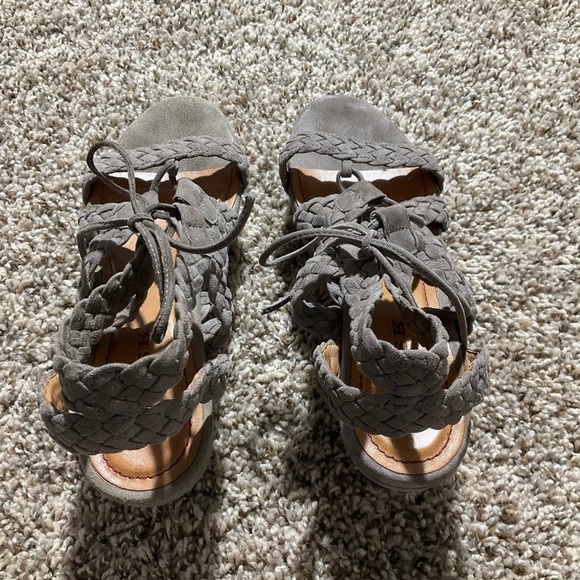 Trask Suede Wedge Platform Sandals Grey Toupe - Picture 8 of 11